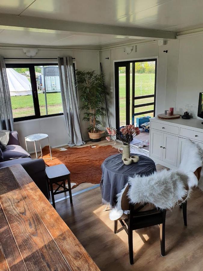 Houten Huisje Tussen Paarden Nieuwerkerken Ngoại thất bức ảnh