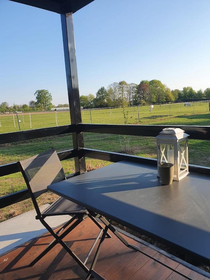 Houten Huisje Tussen Paarden Nieuwerkerken Ngoại thất bức ảnh