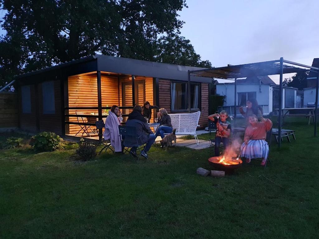Houten Huisje Tussen Paarden Nieuwerkerken Ngoại thất bức ảnh